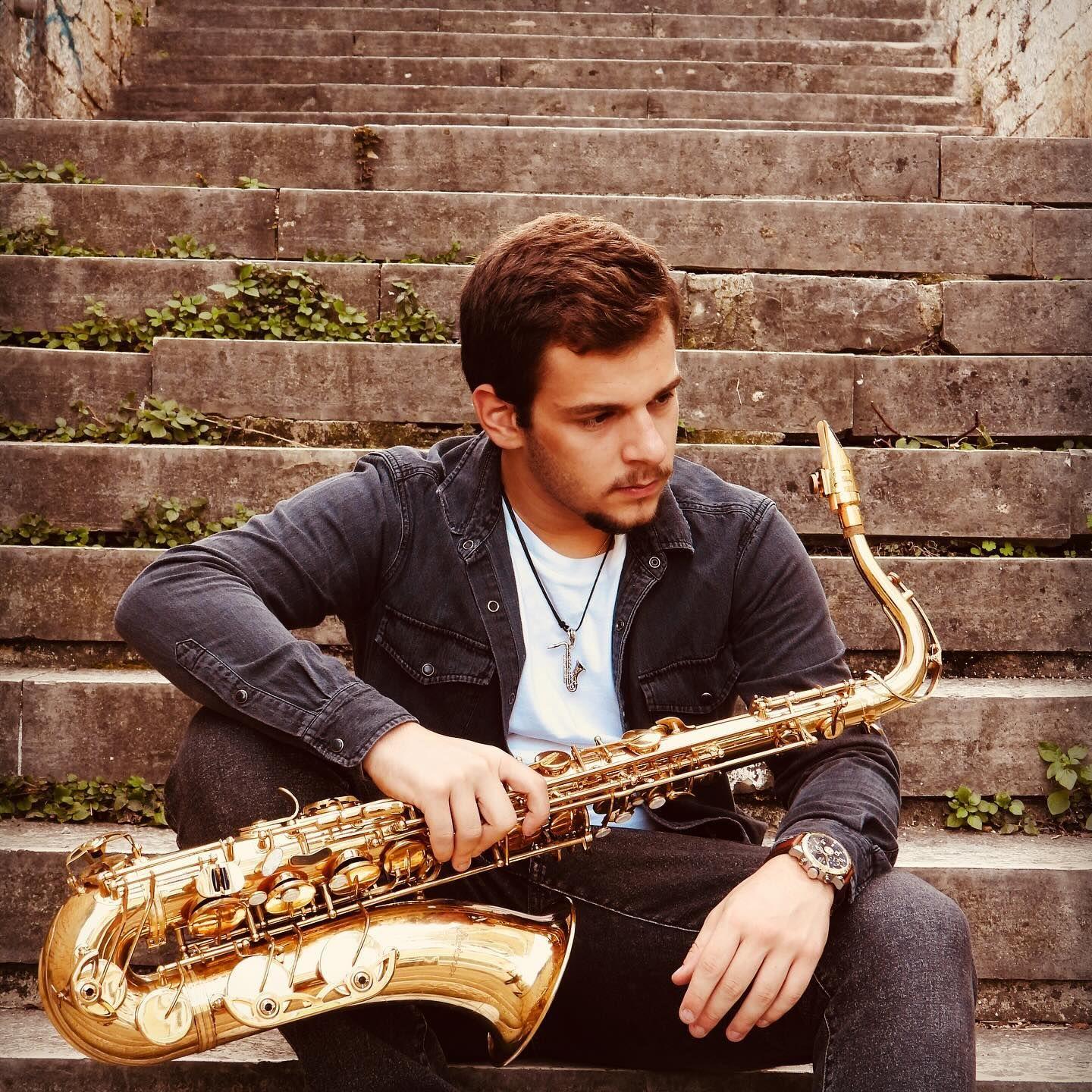 安吉尔·卡察诺斯